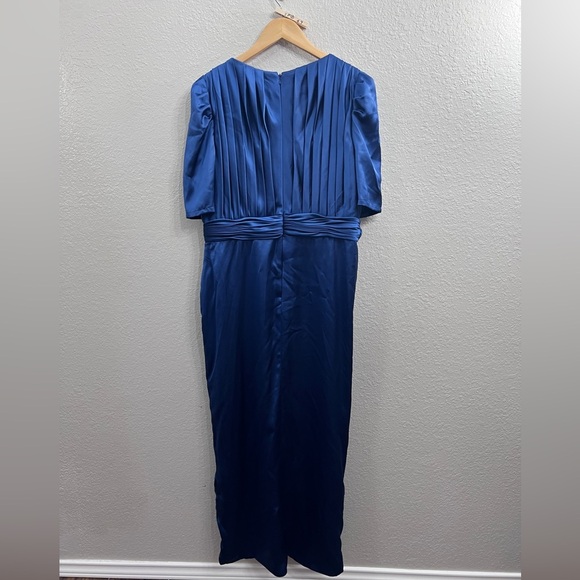 MAC DUGGAL PUFF SLEEVE PLEATED BODICE DRAPED GOWN IN MIDNIGHT BLUE SIZE 14 - Picture 7 of 16